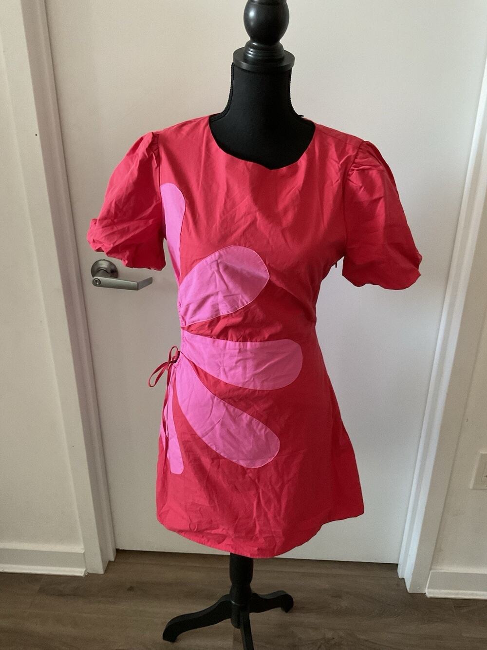 Strut & Bolt NWT Red Pink Cut Out Flower Poplin Mini Dress M